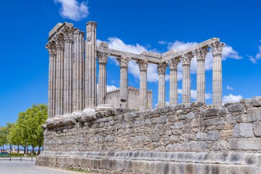 Avrupa, Portekiz, Evora. Evora 'daki Tanrı Diana' nın Roma tapınağının kalıntıları..