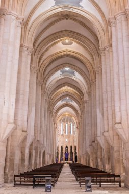 Avrupa, Portekiz, Alcobaca. 14 Nisan 2022. UNESCO 'nun Dünya Mirası Alanı Alcobaca Manastırı' nın İçi.