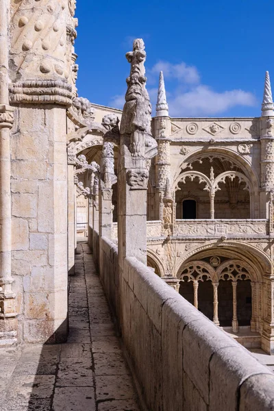 Avrupa, Portekiz, Lizbon. 19 Nisan 2022. Jeronimos Manastırı, Vasco da Gama 'nın gömüldüğü yer ve Portekiz Gotik Maueline mimarisinin bir örneği. UNESCO Dünya Mirası Alanı.