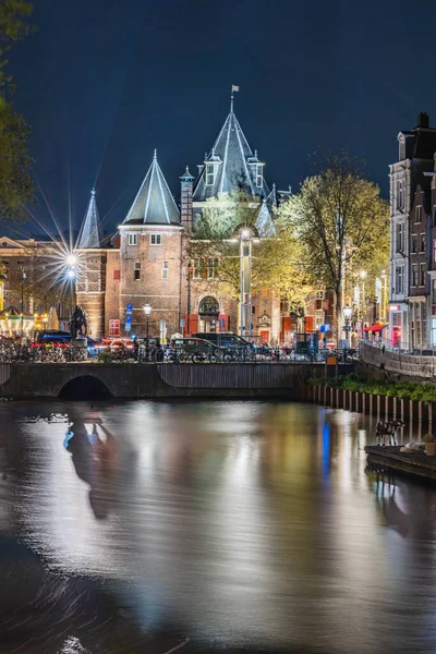 Evropa Nizozemsko Severní Holandsko Amsterdam Světla Odrazy Noci Amsterdamu — Stock fotografie