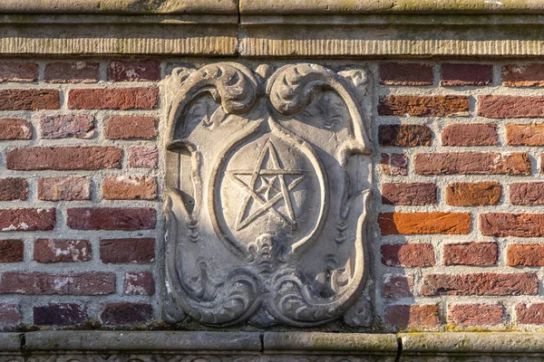 Europa Nederland Noord Holland Enkhuizen Decoratieve Reliëf Met Een Ster — Stockfoto