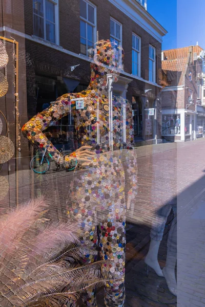 北荷兰 恩克胡赞2022年4月24日 一个装饰着布顿的人体模特 — 图库照片