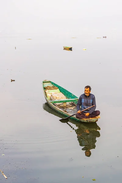 Lac Dal Srinagar Jammu Cachemire Inde Octobre 2022 Homme Pagayant — Photo