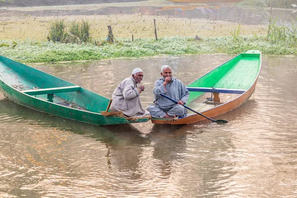 Dal Lake Rainawari Srinagar Jammu Kašmír Indie Října2022 Muži Tradičních — Stock fotografie