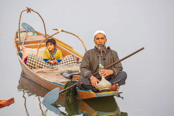 Озеро Дал Шринагар Джамму Кашмир Индия Октября 2022 Года Человек — стоковое фото