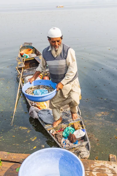 Rainawari Srinagar Jammu Kašmír Indie Října2022 Doručení Čerstvých Ryb Dal — Stock fotografie