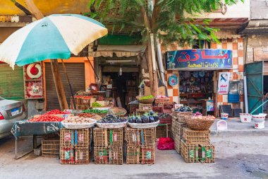 Kahire, Mısır, Afrika. 16 Ekim 2019. Açık hava pazarında satılık sebzeler..