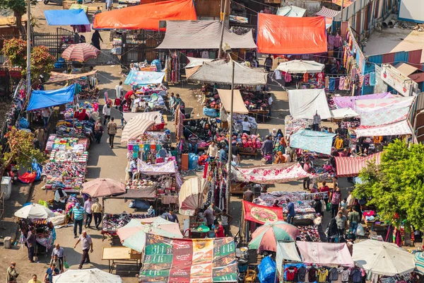 Kahire, Mısır, Afrika. 16 Ekim 2019. Kahire 'deki açık sokak pazarı..