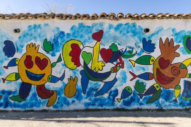 Test, Beja, Tunus. 7 Mart 2023. Testour 'da duvardaki renkli duvar resmi.