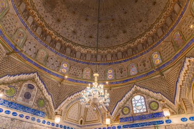 Tunus, Tunus. 11 Mart 2023. Tunus Çarşısı yakınlarındaki bir caminin kubbesi..