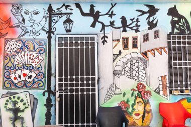 Tunus, Tunus. 11 Mart 2023. Tunus çarşısı yakınlarındaki bir binanın duvarları..