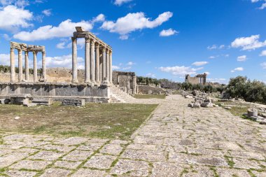 Dougga, Beja, Tunus. Dougga 'daki Roma harabelerinde Juno Caelestis Tapınağı.
