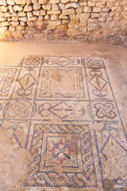 Dougga, Beja, Tunus. Roma harabelerinde mozaik döşeme. Dougga dilinde.