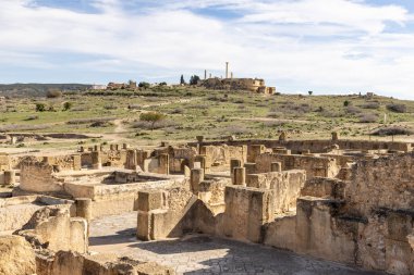 Uthina, Ben Arous, Tunus. Uthina arkeoloji sahasında Roma harabeleri.