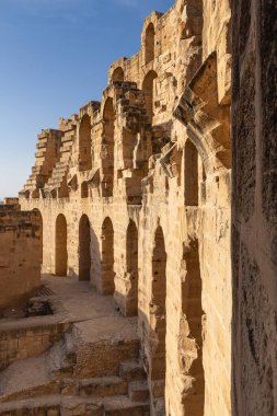 El Jem, Mahdia, Tunus. El Jem 'deki Roma harabelerinin amfi tiyatrosu..