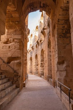 El Jem, Mahdia, Tunus. El Jem 'deki Roma harabelerinin amfi tiyatrosu..
