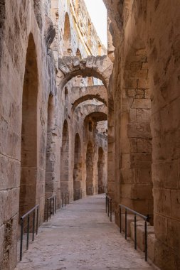 El Jem, Mahdia, Tunus. El Jem 'deki Roma harabelerinin amfi tiyatrosu..