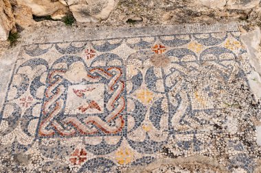 Dougga, Beja, Tunus. Dougga, Tunus 'taki Roma harabelerinde mozaik zemin.