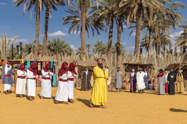 Orta Doğu, Suudi Arabistan, Tabuk Eyaleti, Tayma. 15 Kasım 2023. Eski vaha kasabası Tayma 'da tarihi canlandırmalar. 15 Kasım 2023.