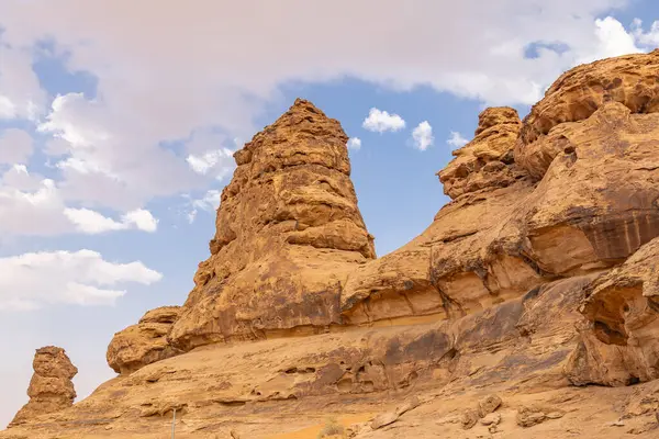 沙特阿拉伯 Hail省 Jubbah Sinman山的岩层 图库图片
