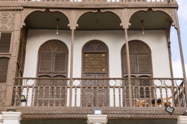 Orta Doğu, Suudi Arabistan, Mekke, Jeddah, Al-Balad. Hijazi Kulesi 'nin balkonunda..