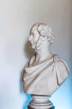 Harewood, Leeds, West Yorkshire, İngiltere, Büyük Britanya, Birleşik Krallık. 2 Mayıs 2022. Harewood Malikanesi 'nde klasik bir baskın, 18. yüzyıl Hazine Evi..