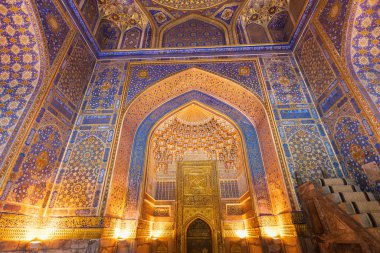 Semerkand, Semerkant, Özbekistan, Orta Asya. 27 Ağustos 2021. Semerkant 'taki Tilla-Kari Camii' nin iç manzarası.