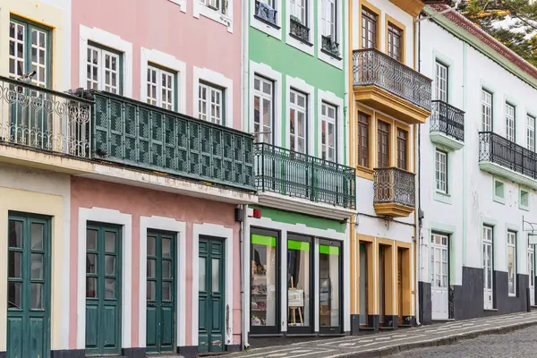 Angra do Heroismo, Terceira, Azores, Portekiz. Terceira Adası, Azores 'teki eski geleneksel binalar.