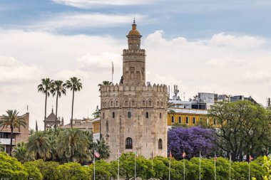 Triana, Seville, Seville Eyaleti, Endülüs, İspanya. Altın Kule, ya da Torre del Oro, Sevilla 'da..