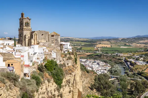 stock image Arcos de la Frontera, Seville Province, Andalusia, Spain. The Church of Saint Peter in Arco de la Frontera.