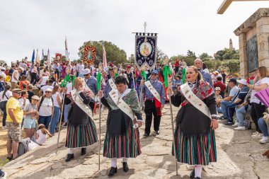 Virgen de la Cabeza, Andujar, Jaen Eyaleti, Endülüs, İspanya. 30 Nisan 2023. Cabeza Bakiresi için yapılan geleneksel hac ziyaretinde, Cabeza Leydimiz.