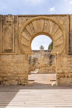 Medina Azahara, Cordoba, Cordoba Eyaleti, Endülüs, İspanya. 3 Mayıs 2023. Cordoba 'nın dışındaki Moorish tahkim edilmiş bir saray olan Medina Azahara' nın arkeolojik alanındaki kalıntılar..