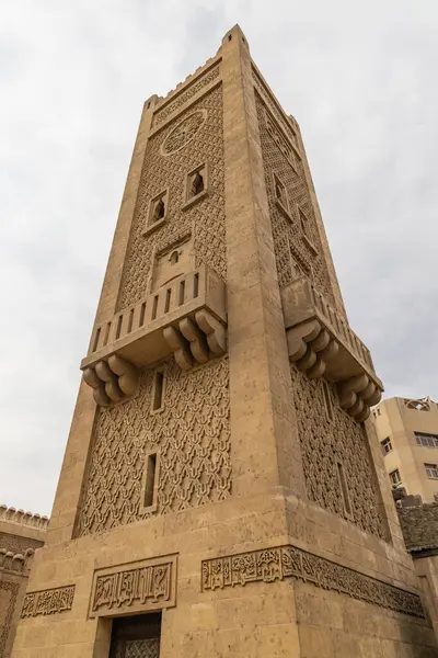 Roda Adası, Eski Kahire, Kahire, Mısır. Kahire 'deki Prens Muhammed Ali Sarayı' ndaki Manial Sarayı ve Müzesi 'ndeki saat kulesi..