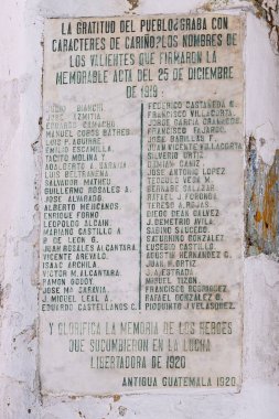 Antigua Guatemala, Sacatepequez, Guatemala. 25 Aralık 1919 tarihli yasanın yerel imzacıları ve 2020 'deki 
