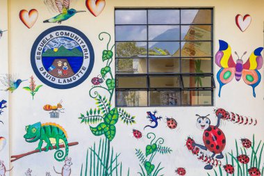 Santiago Atitlan, Solola, Guatemala. 13 Mart 2024. David Lamotte sponsorluğunda Guatemala 'da bir okul.