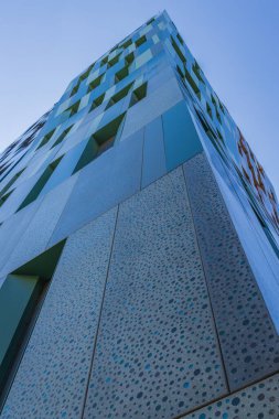 Tiran, Arnavutluk. Alban Kulesi, Tiran 'da modern bir cam gökdelen..