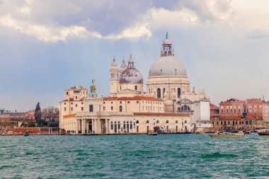 İtalya, Venedik. Santa Maria della Salute Kilisesi, Dorsoduro sestiere 'deki Punta della Dogana' da bulunmaktadır.).