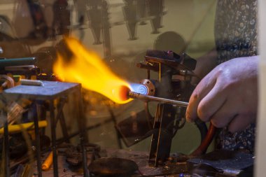 İtalya, Murano. Yerel olarak üretilen dekoratif camlar.