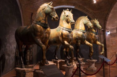 İtalya, Venedik. 27 Mar 2023. San Marco Bazilikası. Saint Mark Bronz Atları.