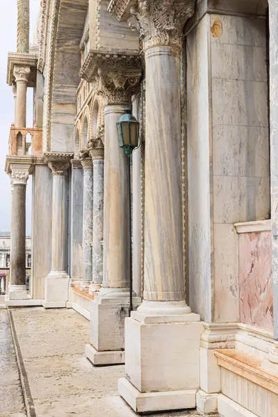 İtalya, Venedik. San Marco Meydanı. San Marco Bazilikası. Dış görünüş.