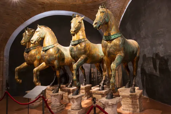 İtalya, Venedik. 27 Mar 2023. San Marco Bazilikası. Saint Mark Bronz Atları.