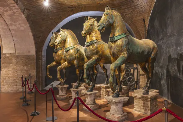 İtalya, Venedik. 27 Mar 2023. San Marco Bazilikası. Saint Mark Bronz Atları.