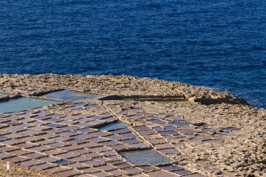 Malta, Gozo Adası. Tuz tavaları.