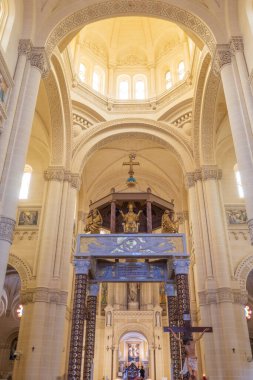 24 Mart 2023. Malta, Gozo, Gharb. Ta Pinu Sığınak 'ın içi. Sadece Düzenleyici Kullan.