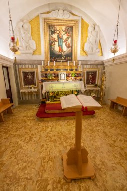 24 Mart 2023. Malta, Gozo, Gharb. Ta Pinu Sığınak 'ın içi. Sadece Düzenleyici Kullan.