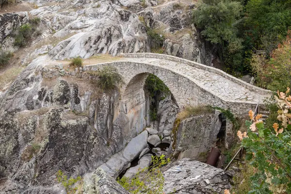Novaci, Pelagonia, Kuzey Makedonya. Kuzey Makedonya 'daki Zovichki Köprüsü.