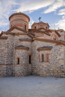 Ohri, Kuzey Makedonya. Ohri Gölü kıyısındaki Aziz John Kilisesi..