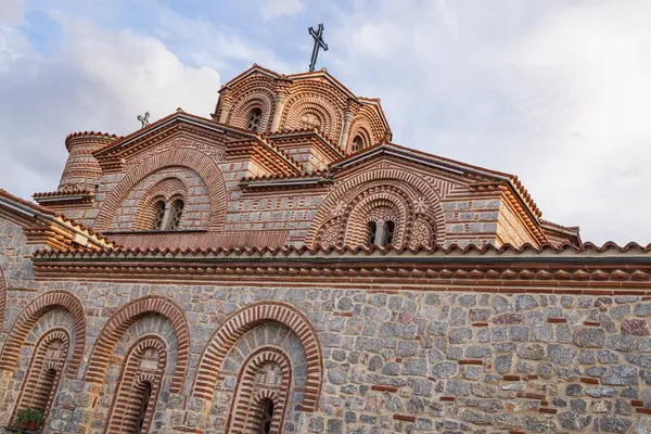 Ohri, Kuzey Makedonya. Ohri Gölü kıyısındaki Aziz John Kilisesi..