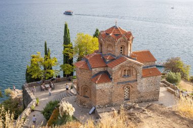 Ohri Gölü, Ohri, Kuzey Makedonya. 6 Eylül 2024. Ohri Gölü kıyısındaki Aziz John Kilisesi..