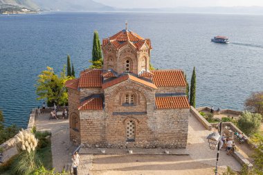 Ohri Gölü, Ohri, Kuzey Makedonya. 6 Eylül 2024. Ohri Gölü kıyısındaki Aziz John Kilisesi..